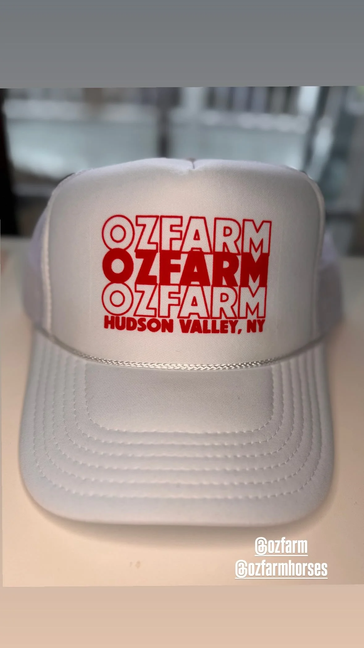 Oz Farm red and white hat
