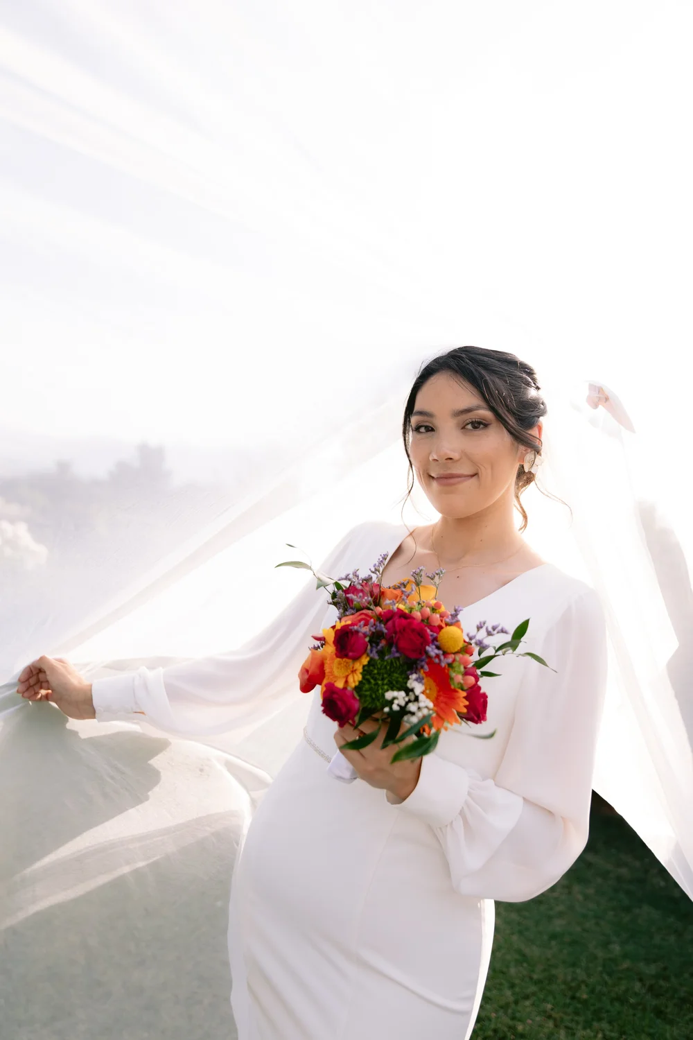 Retrato de la novia con su ramo