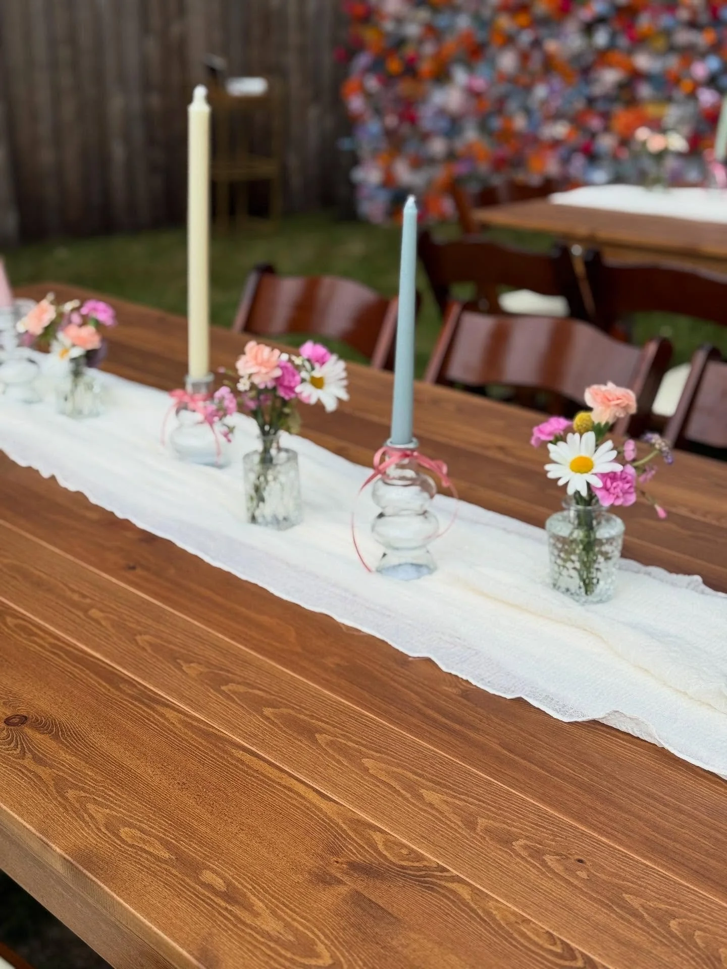 Lovely details of our inventory at a backyard graduation &lsquo;Garden Party&rsquo;! 

Tables, folding padded chairs, playful &amp; romantic flower walls, bar cart, gold cart, eyelet umbrella, bud vases. 

#thelovelyeventrentals #thelovelyeventrental