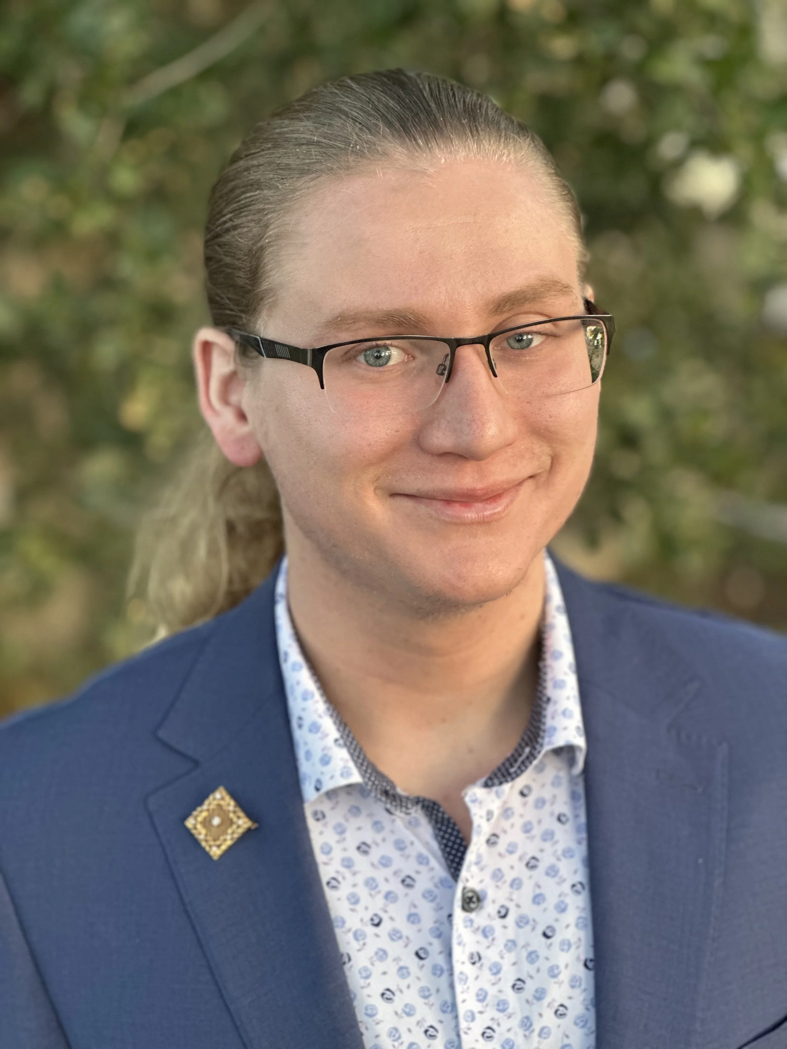 Blu Moreno, the Director of Operations at Designs In Gold. An SYV Native with a background in gemology, business, and historic costume design at USC.