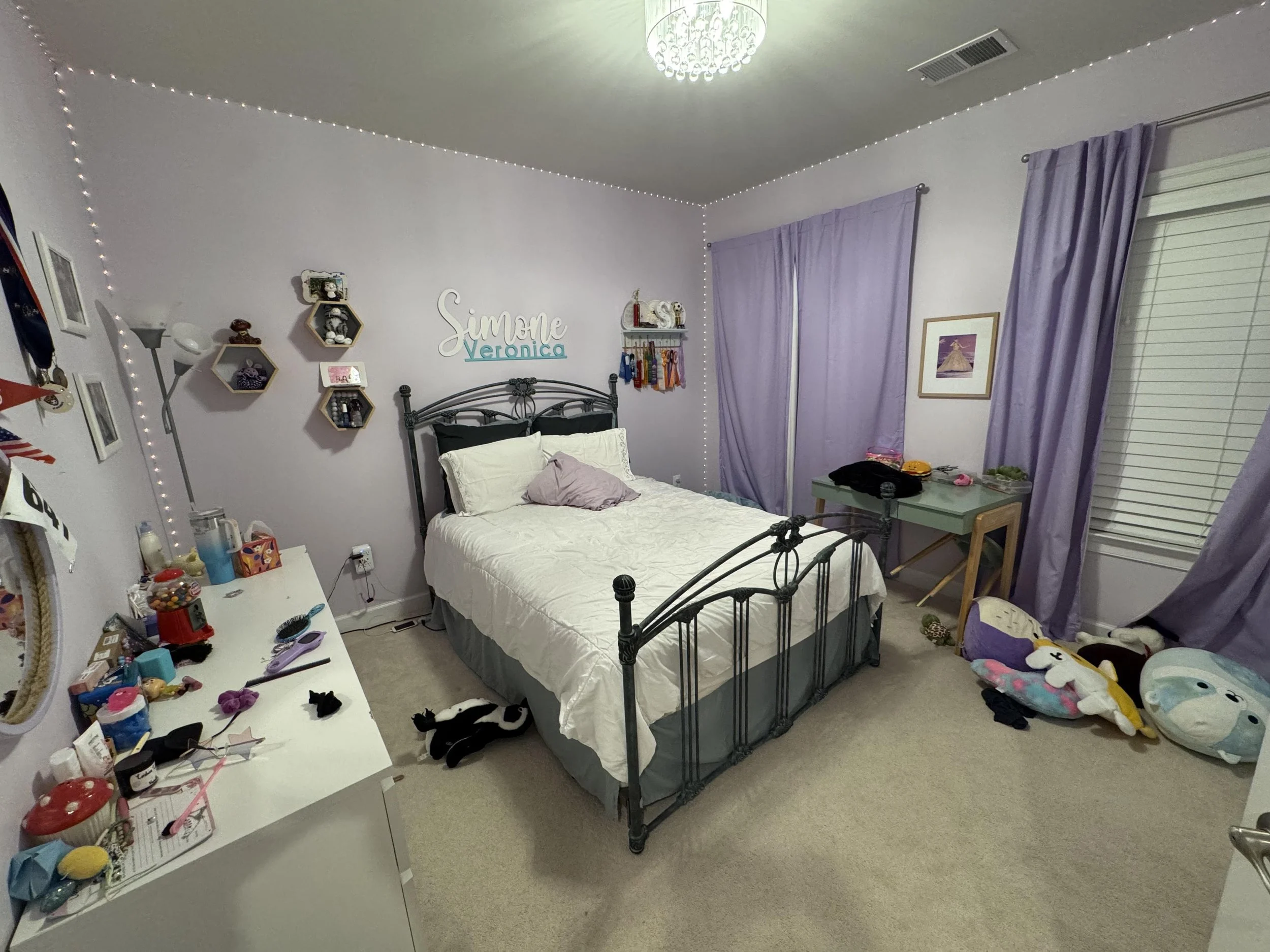 girls purple room before design