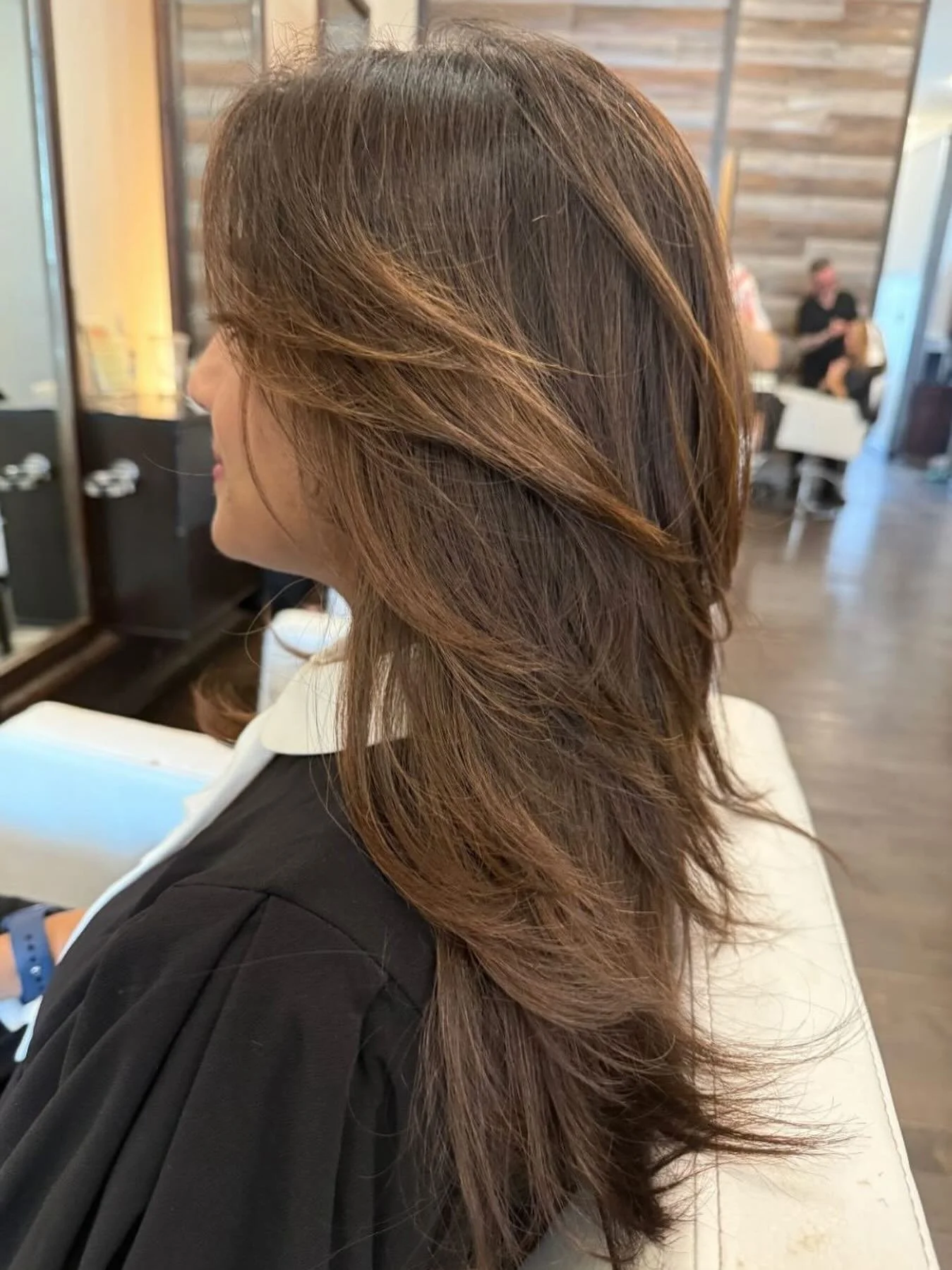 ✨ Effortless layers, endless movement ✨
Fresh cut + seamless layers by our Senior Stylist Eugene.

📍 Book your next appointment with Eugene at Salon V Mondays - Fridays + Sundays! Book with link in bio or call us 212-529-0241! 

#SalonVNYC #LayeredH