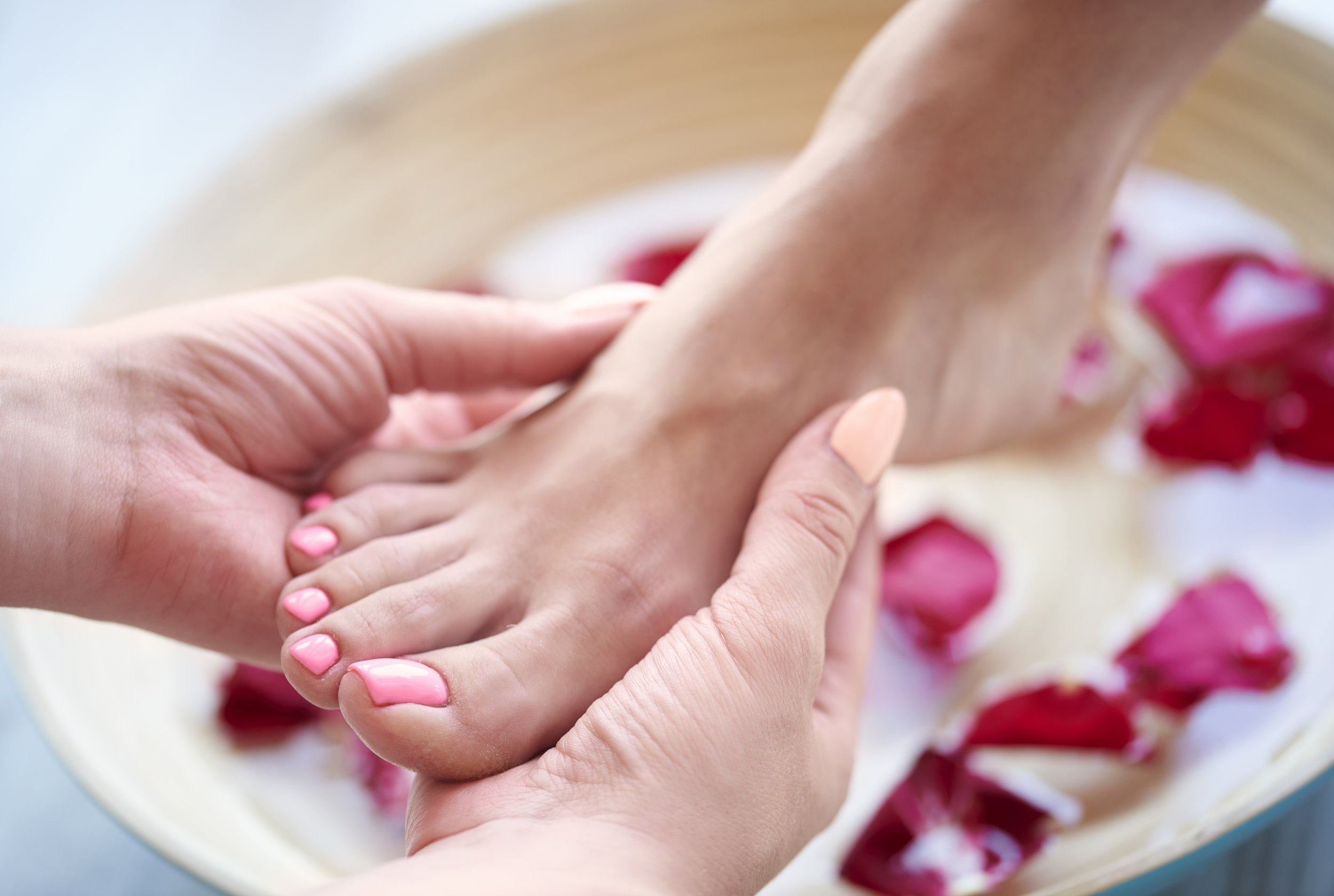 Pedicure : My feet have never felt so pampered! The pedicure at NI NAILED IT was relaxing, detailed, and left my toes looking absolutely gorgeous. It’s my new self-care ritual.