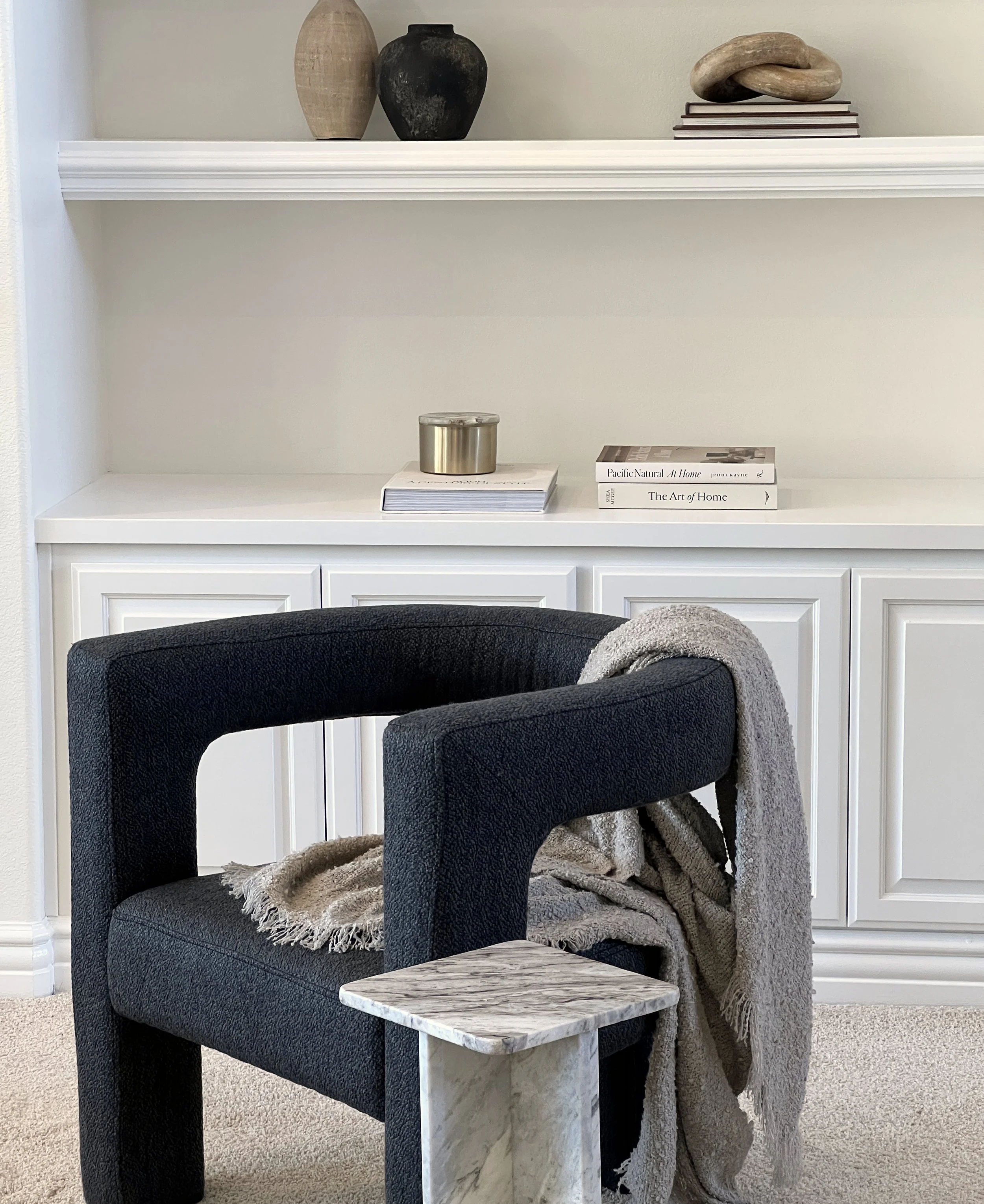 29-editorial-interior-styled-shelves-brand-content-creator.jpg