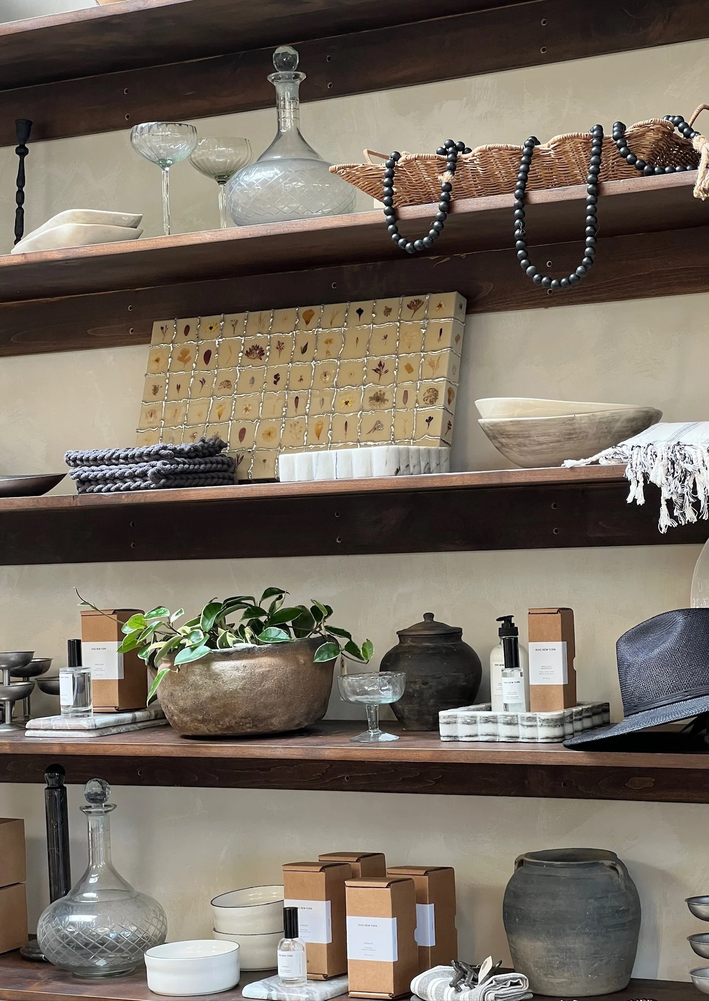 19-styled-shelf-editorial-content-creation-san-diego-photographer.jpg