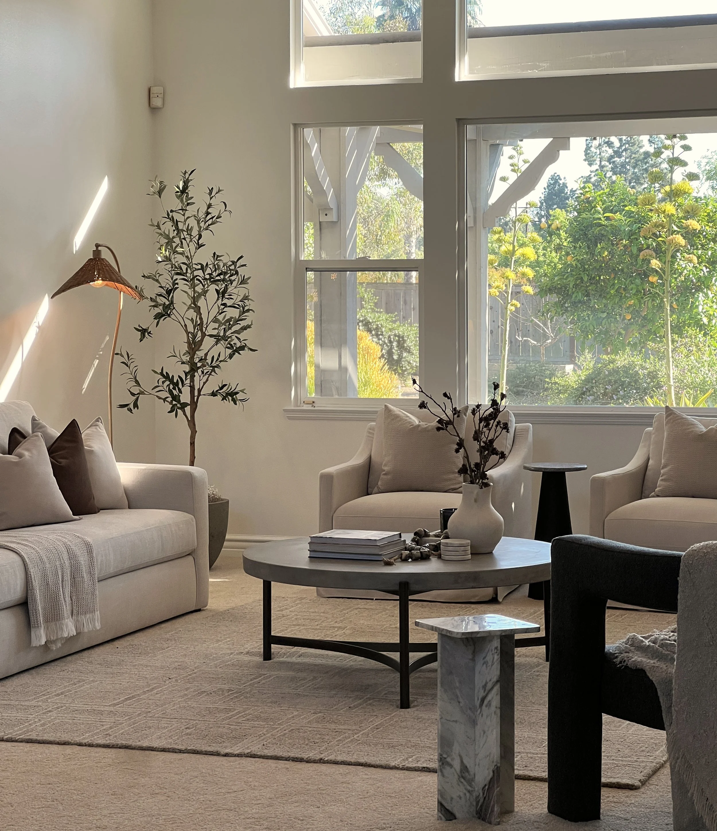 28-california-living-room-floor-to-ceiling-windows-brand-content.jpg