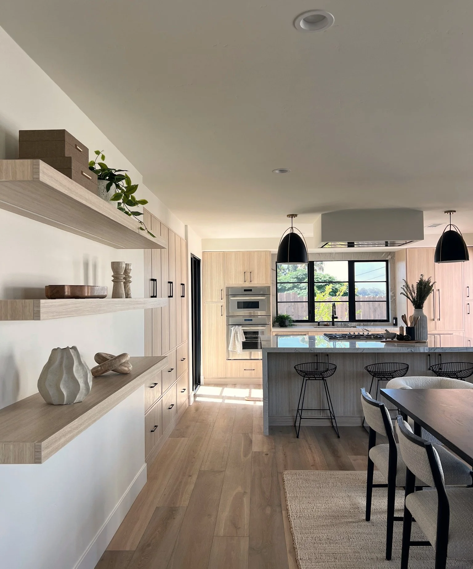 26-modern-california-kitchen-interior-lifestyle-content-creator.jpg