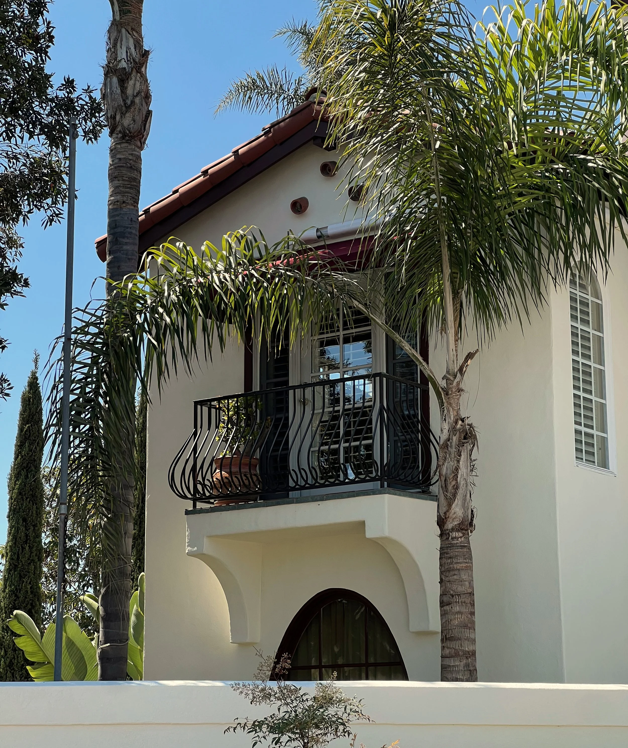 02-spanish-colonial-architecture-palm-tree-balcony-san-diego.jpg