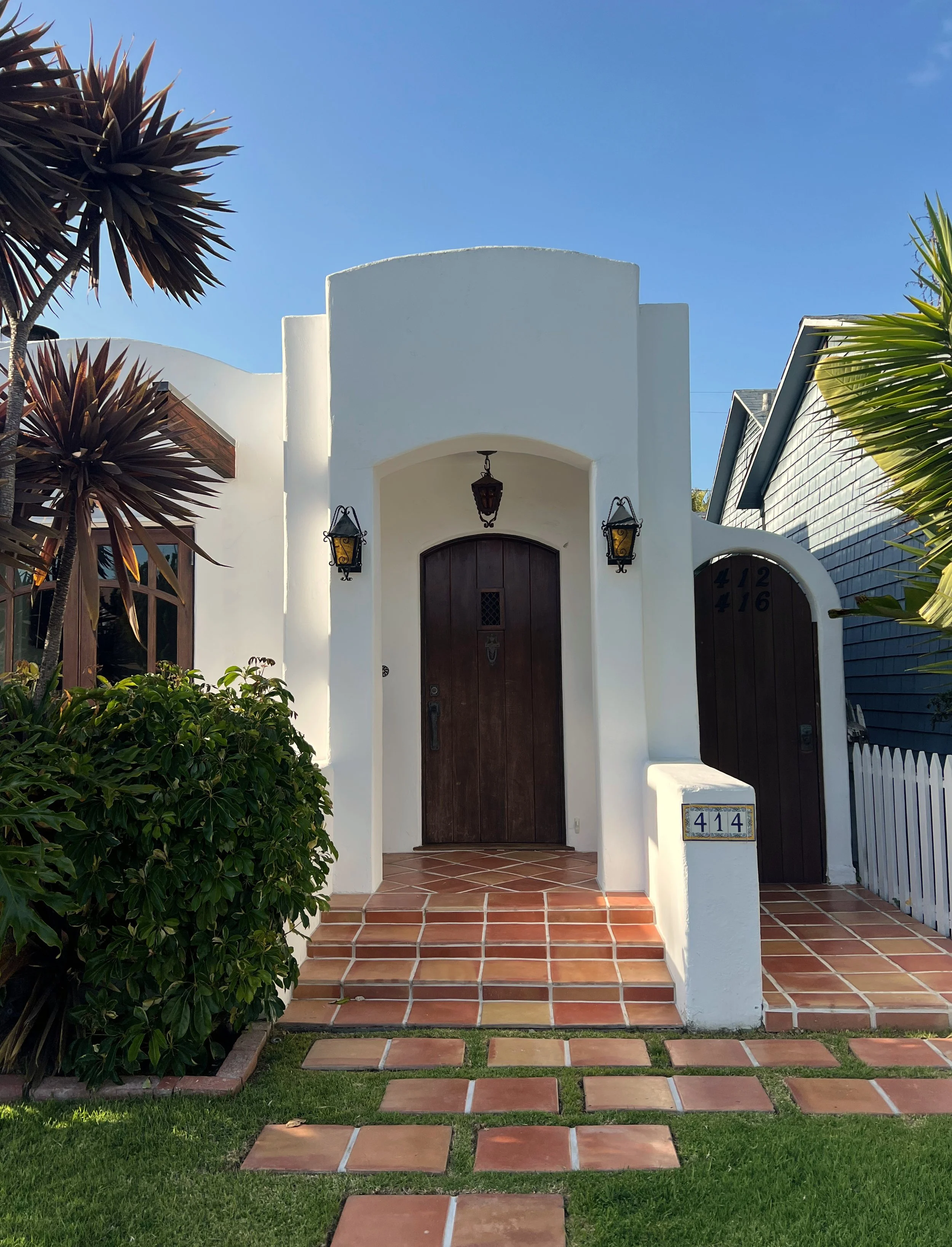 01-san-diego-spanish-colonial-home-entry-arch.jpg