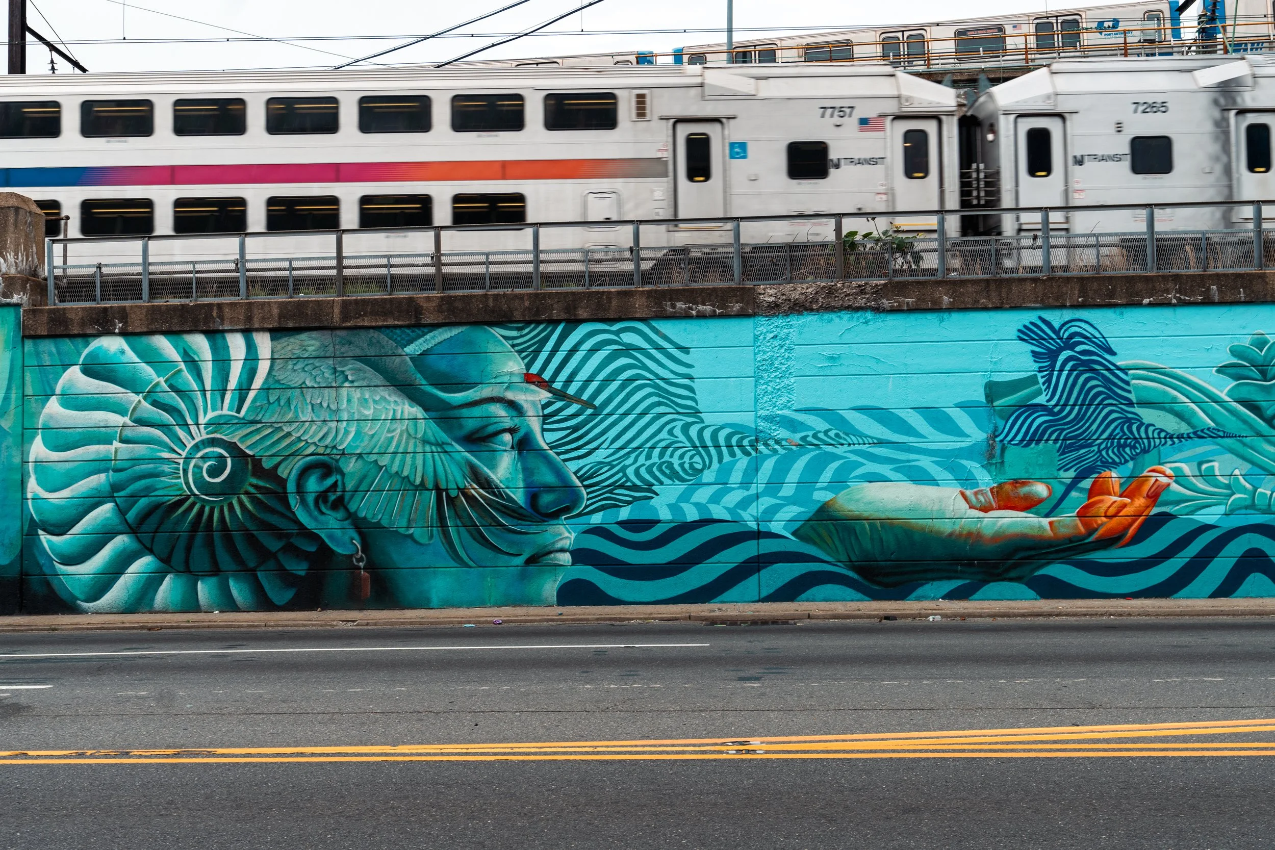 GERALUZ & WERC

Newark Portal Flow (2016; restored 2024)
Gateways to Newark: Portraits

Commissioned by the City of Newark, 
Division of Arts and Cultural Affairs
and Newark Downtown District
McCarter Highway (Route 21), Newark, NJ