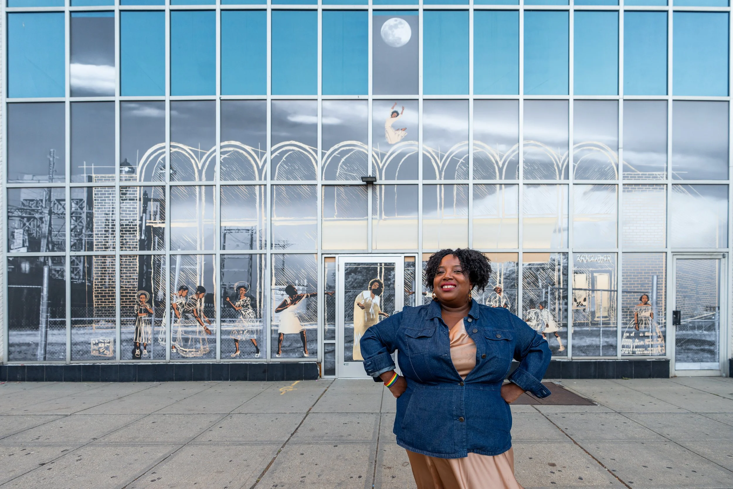 Noelle Lorraine Williams

“…Dip and Spin with the Children”:
Black Liberation through Dance and
Song (2024)

Commissioned by Audible’s Newark
Artist Collaboration
560 Broad St., Newark, NJ
