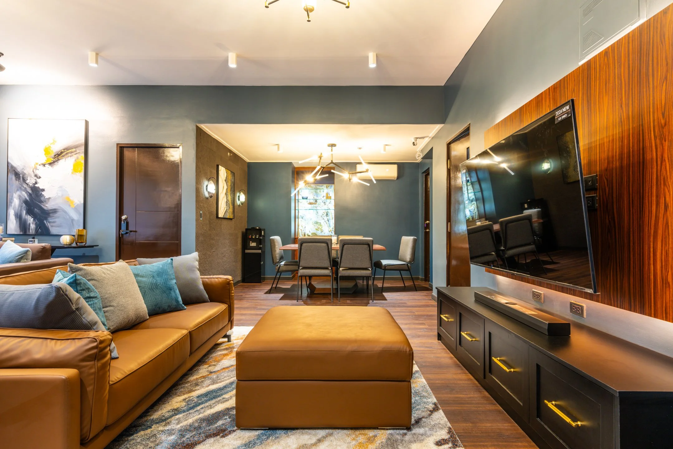 Uptown Ritz Penthouse
