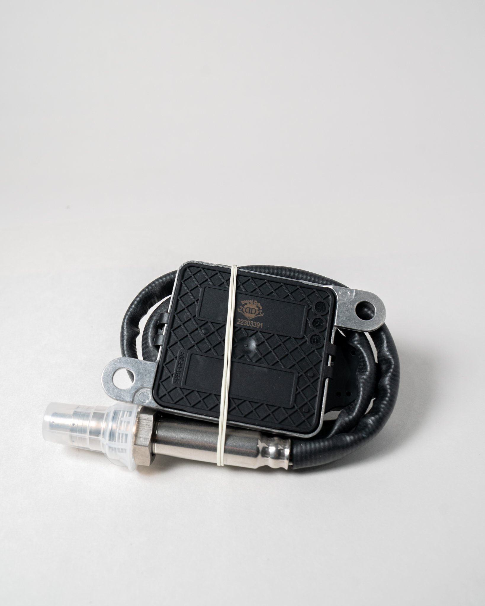 Outlet Nox sensor For Volvo Truck D11 D13 D16 Mack MP8 22303391 5WK97366