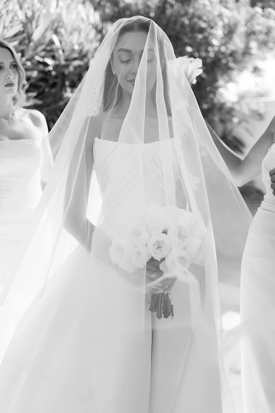 SaltAtelier_DestinationWeddingPhotographer_IslandResortAthenSriviera_HannahJacob_68.jpg