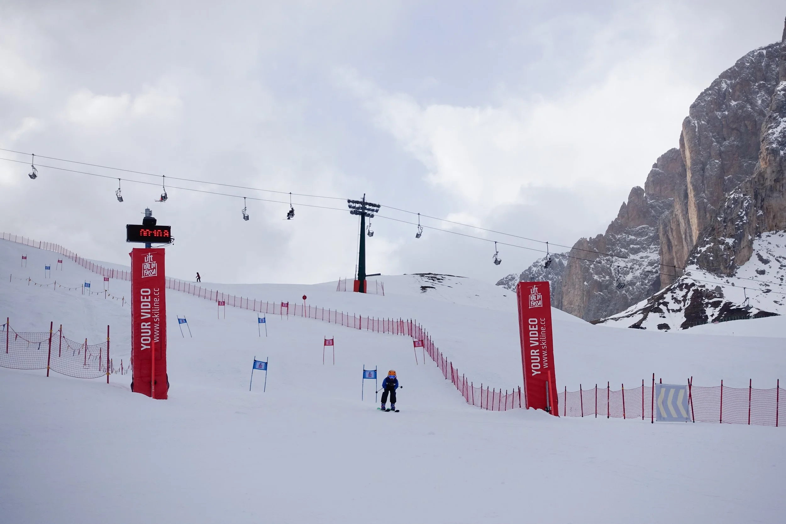 skiing-passo-sella-dolomites-ski-safari.jpeg