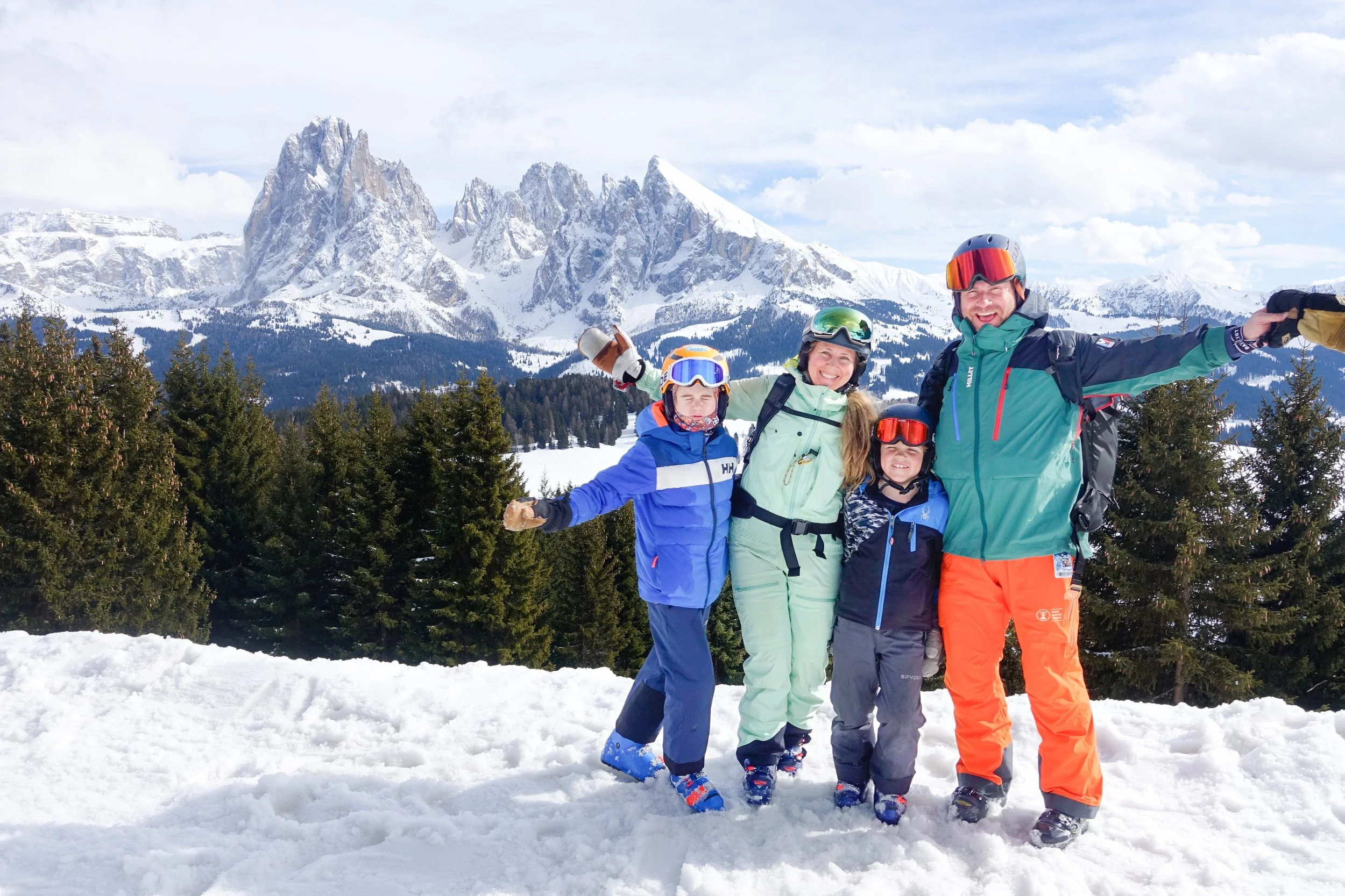 alpe-di-siusi-skiing-safari-dolomites.jpeg