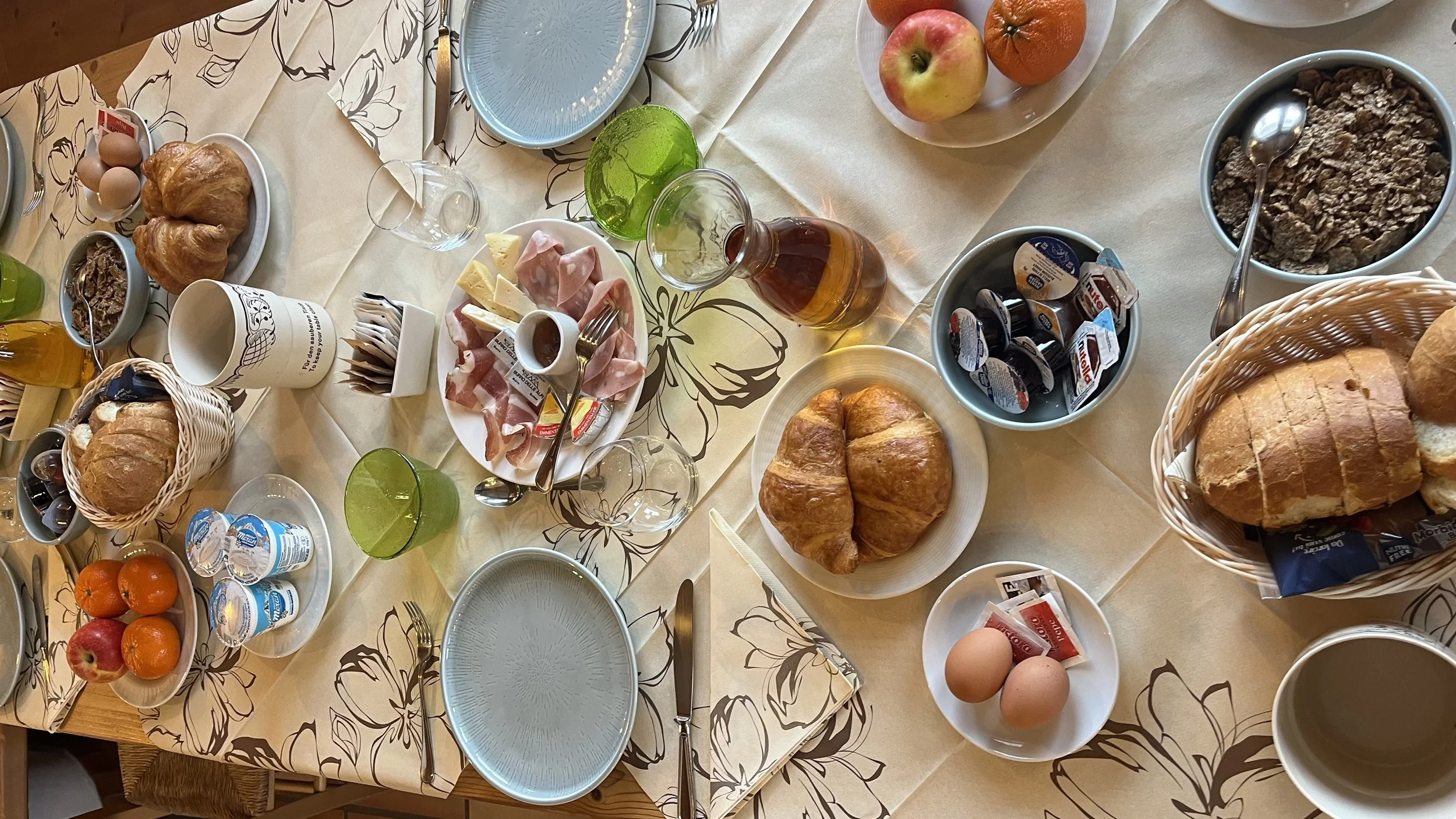 dolomites-breakfast-ski-safari.jpeg