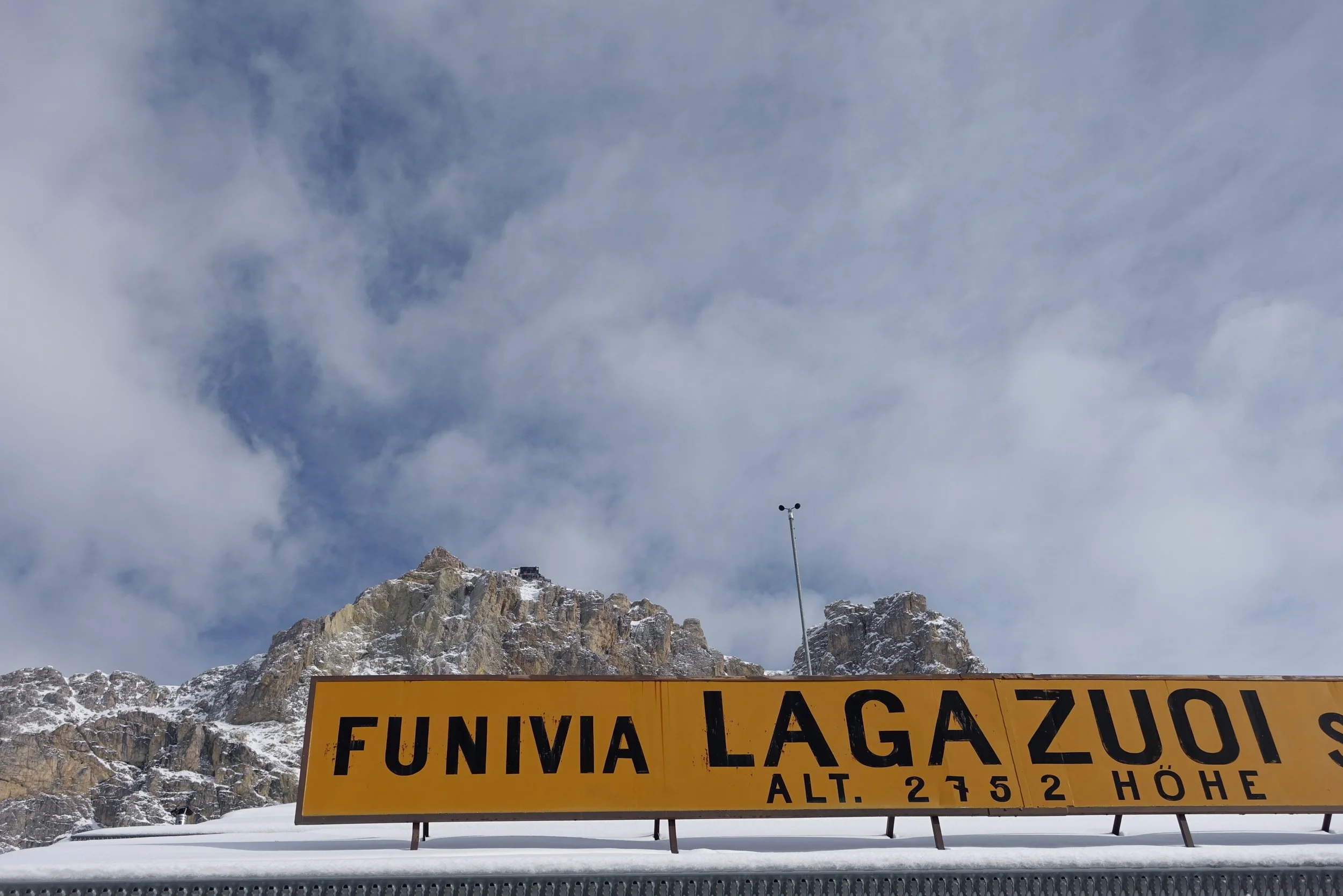 lagazuoi-cable-car.jpeg