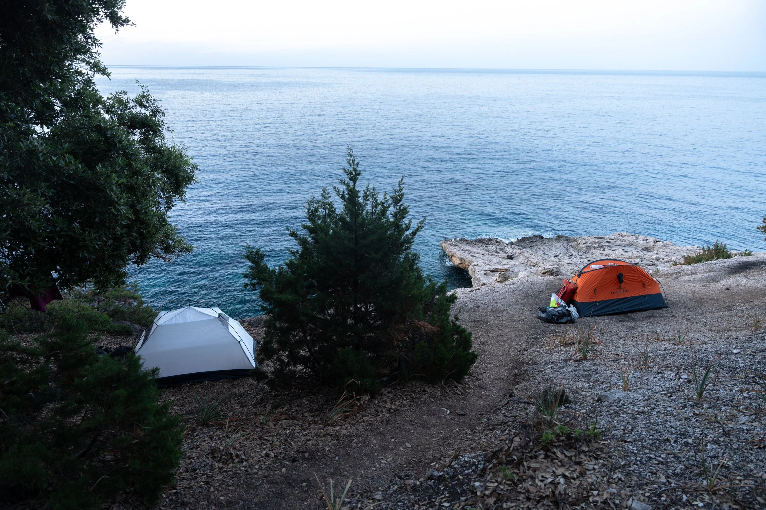 setting-tents-selvaggio-blu.JPEG
