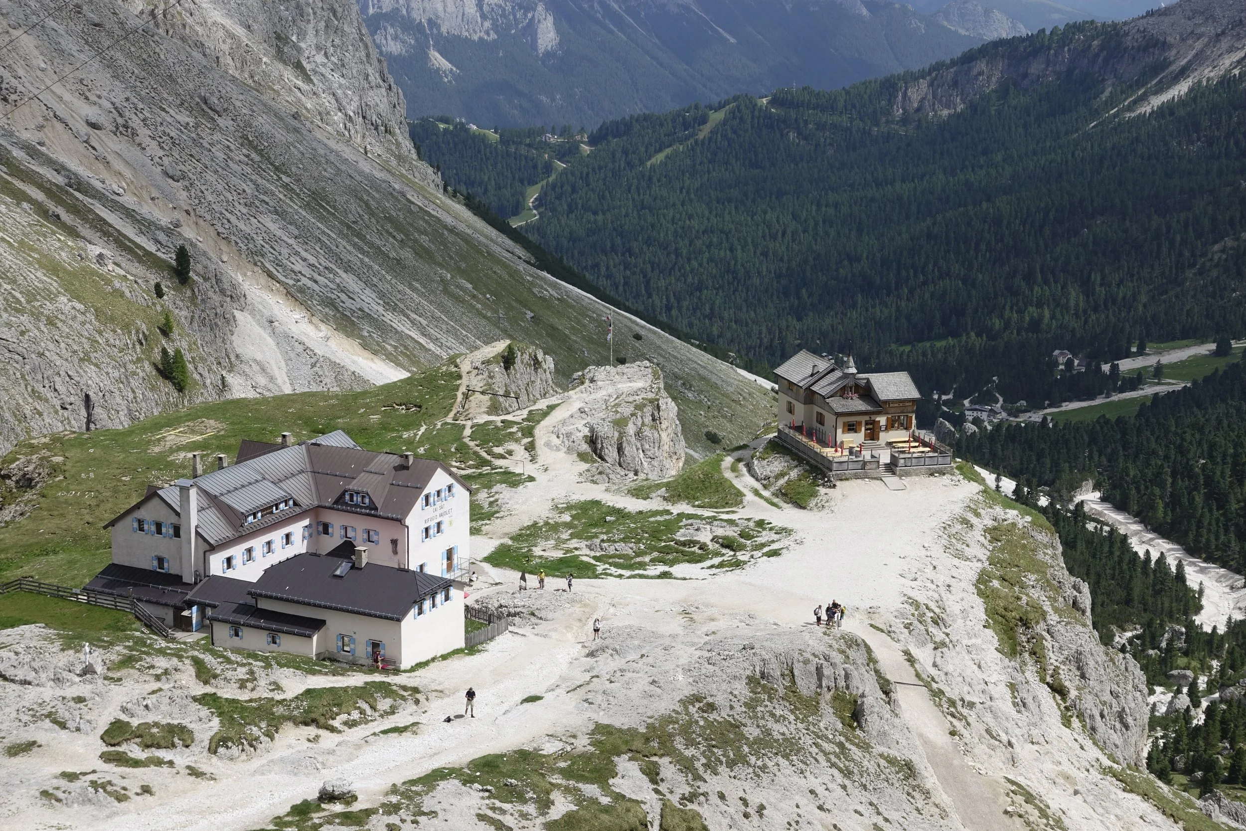 guided-via-ferrata-hut-to-hut-in-the-dolomites.JPG