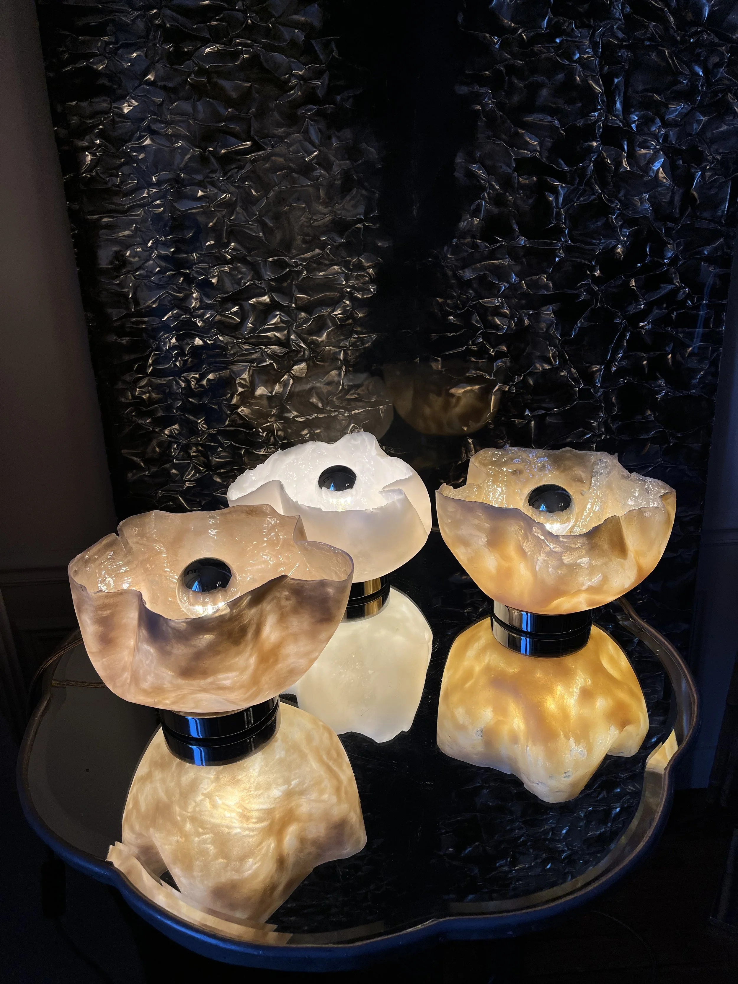 Taupe, blanc et ambre