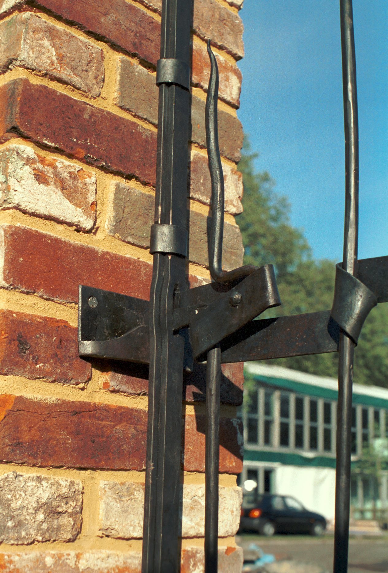 Gate latch