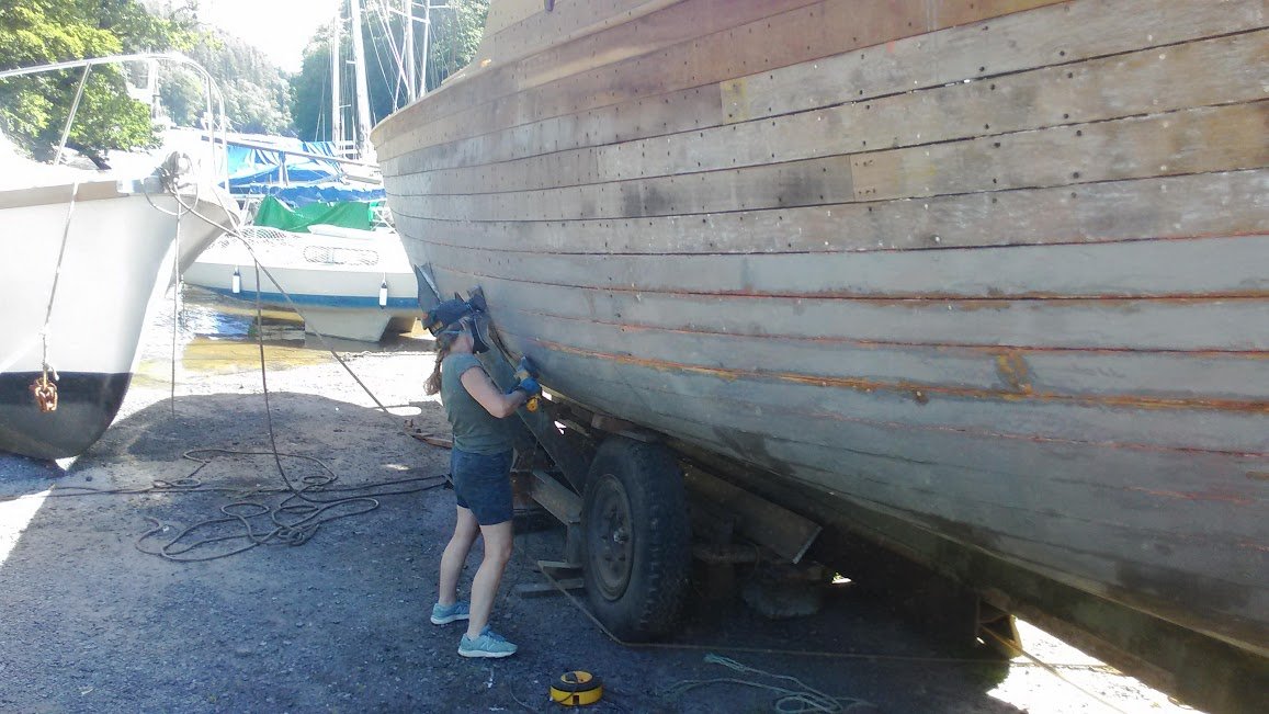hull sanding.jpg