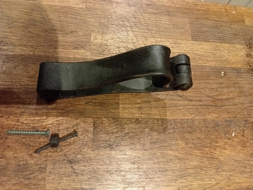 tom powell knocker top view with fixings separatejpg.jpg