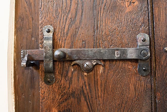 Latch set in Jacobean manor house