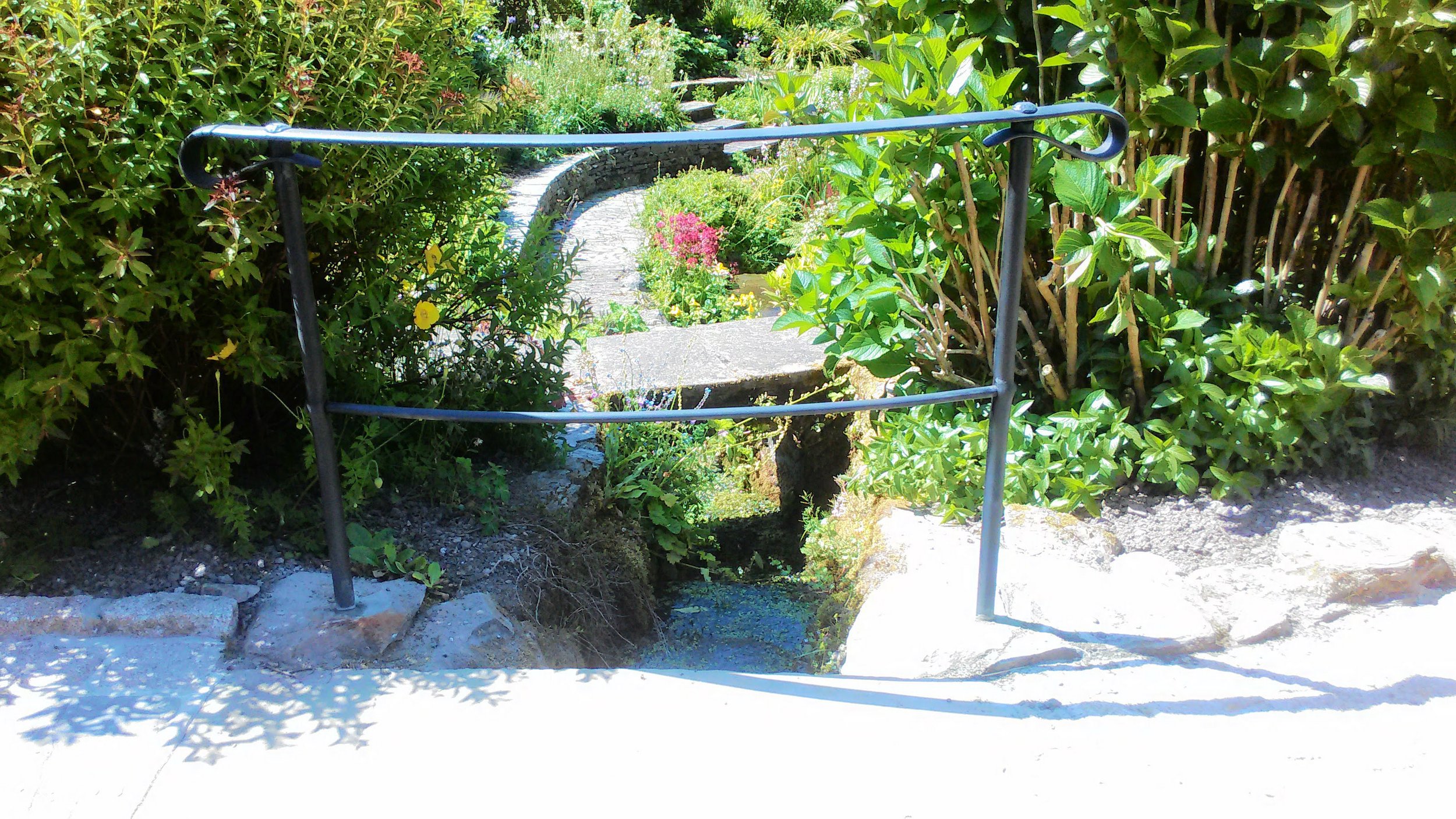 Short guardrail over stream (JC)