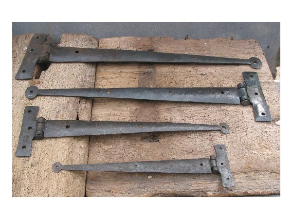 tee hinge range.jpg