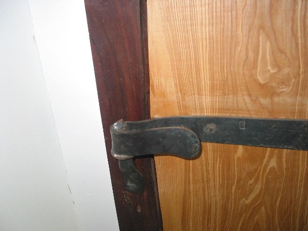 "push me pull you" top hinge arrangement
