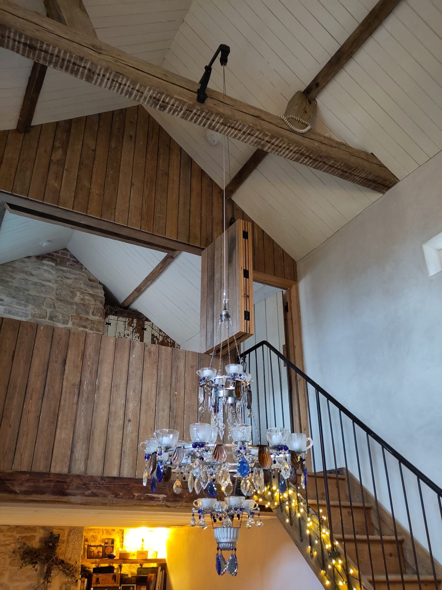 Chandelier and hanger in situ