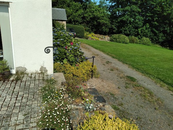 short section of handrail