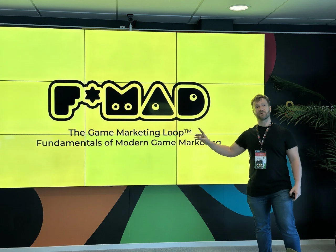 Lukas Freijd Presenting the game marketing loop and the fundamentals of game marketing.