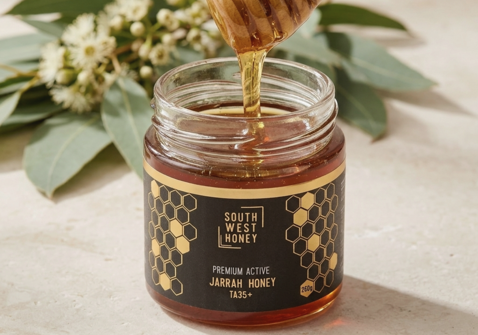 Jarrah vs Manuka Honey: What's the Difference &amp; Which is Better?