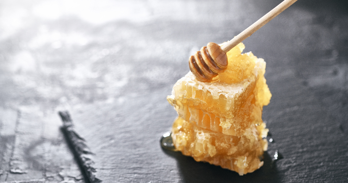 How to eat honeycomb: a simple guide from the hive