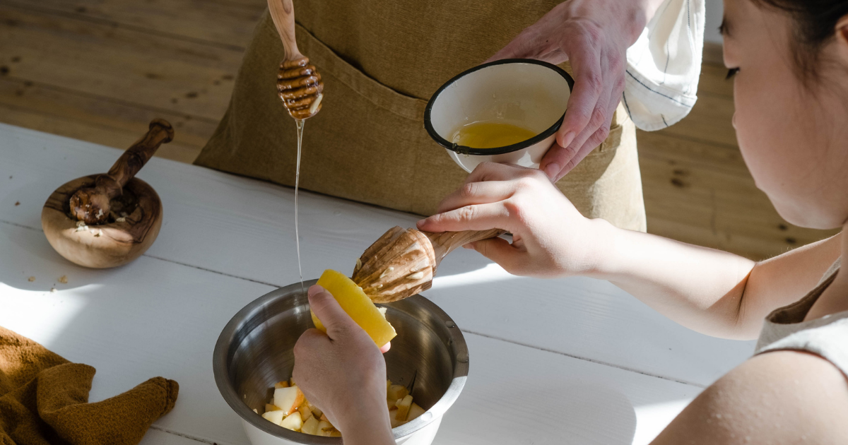 How to substitute honey for sugar in baking