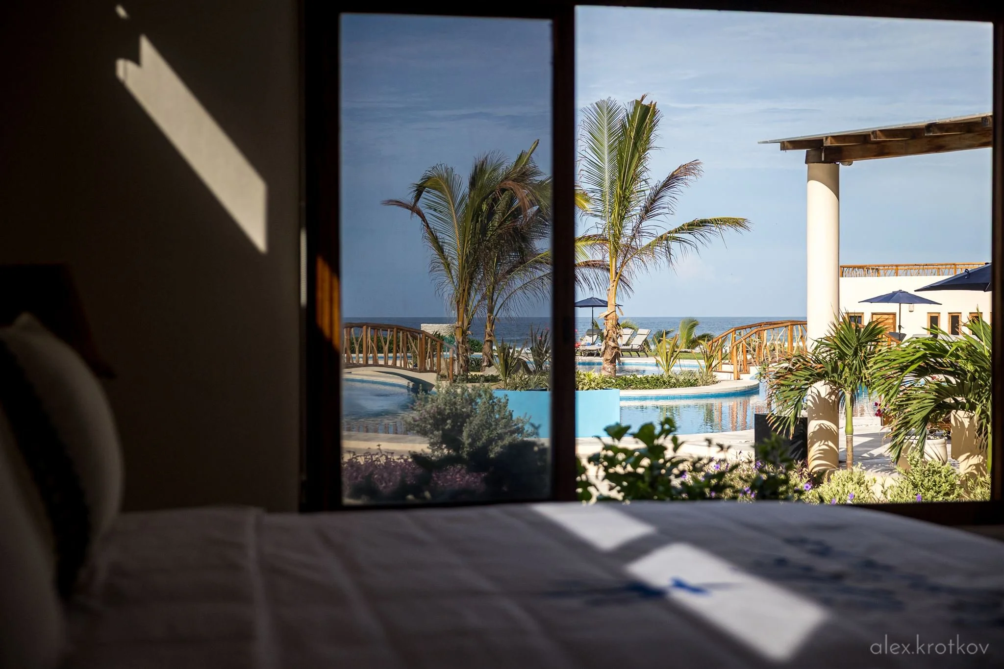 rooms1-3-det-isla-neptuno-puerto-escondido-alex-krotkov-0003_R6_20823_websize.jpg