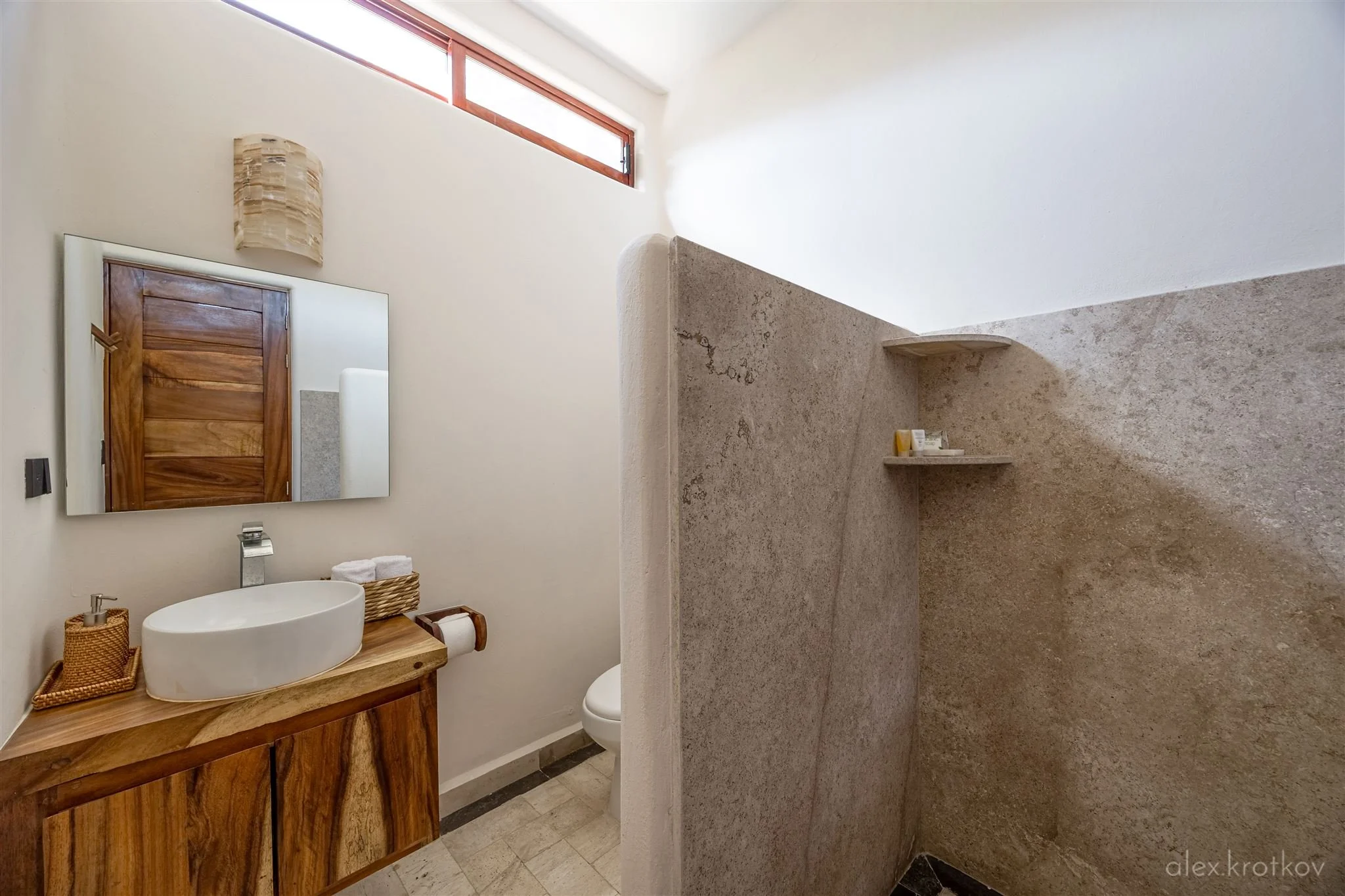rooms1-3-isla-neptuno-puerto-escondido-alex-krotkov-0030_R6_11427-HDR_websize.jpg