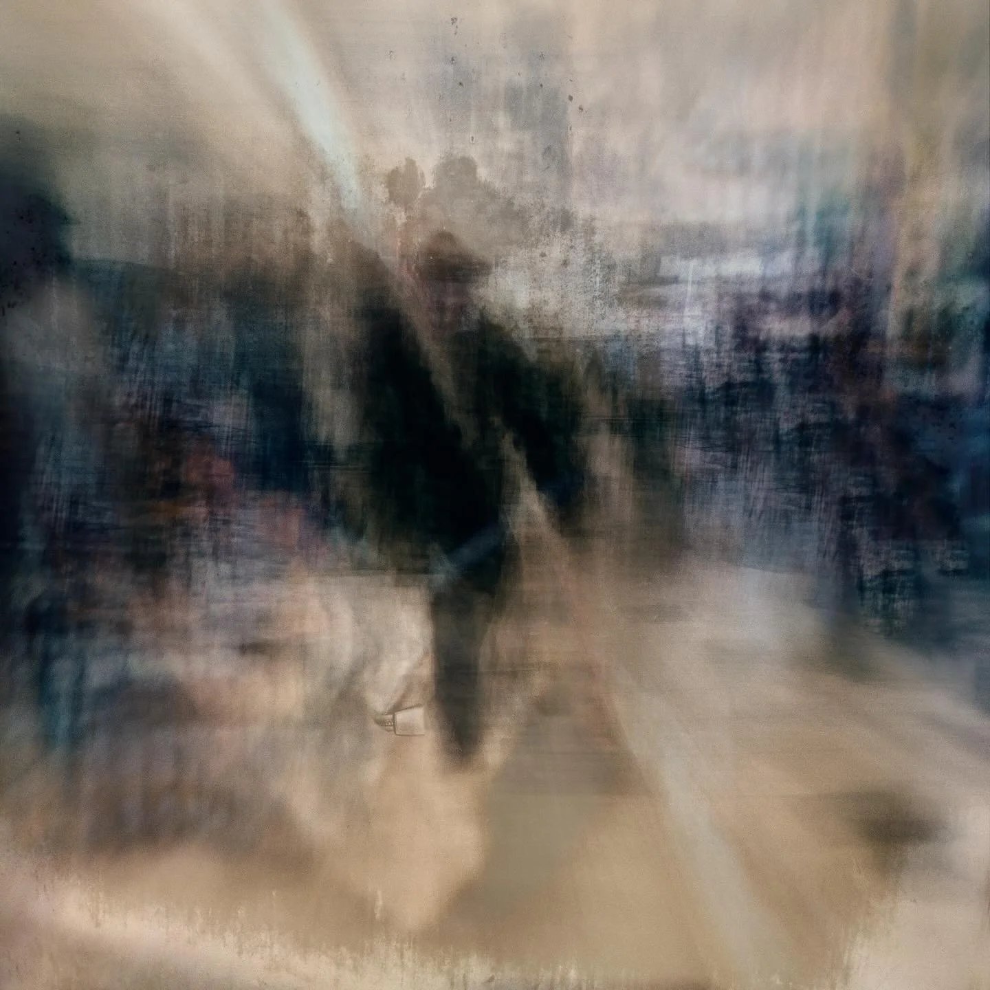 I believe I'm on my 4th or 5th version of this ICM image. This one is a tripple exposure blend to get a collage from the ICM image and one image captured at my usual bus stop. Just the back pack and the zipper pull have become visible her. Isnpiratio
