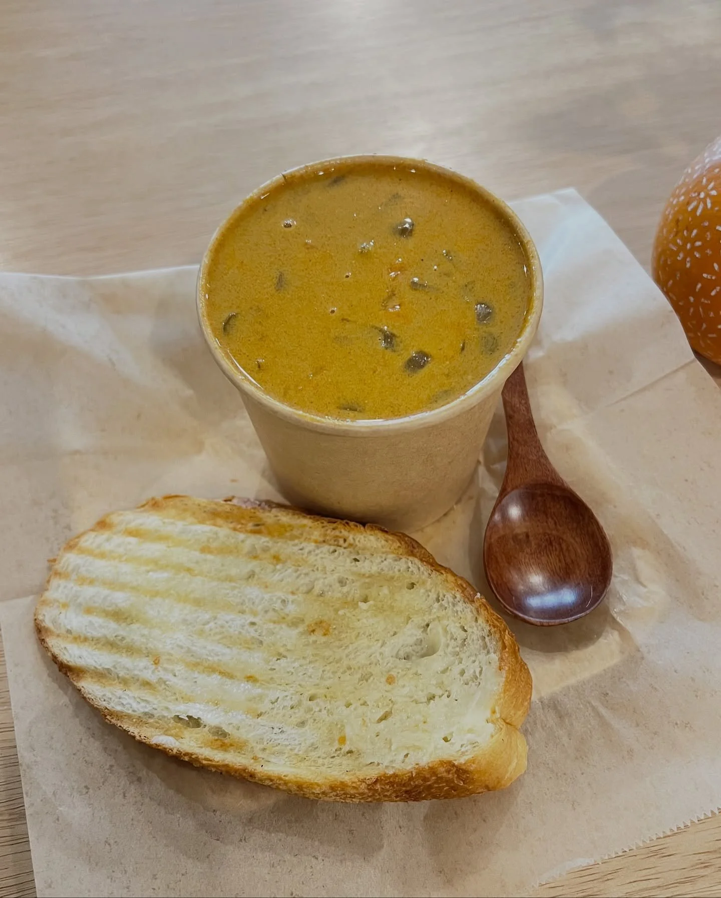 ✨ new soup alert ✨
meet our red curry lentil soup &mdash; house-made.

we&rsquo;re officially a two-soup kind of place now.
choose from:
&bull; roasted tomato
&bull; red curry lentil
both made in-house + served with our toasted sourdough + butter.

a