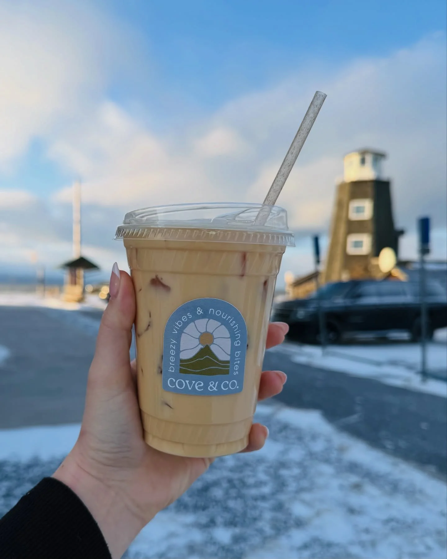 iced london fog 🥲

ps. if you haven&rsquo;t tried our earl grey, whether straight up or in a London fog, this is your sign. it&rsquo;s >>>