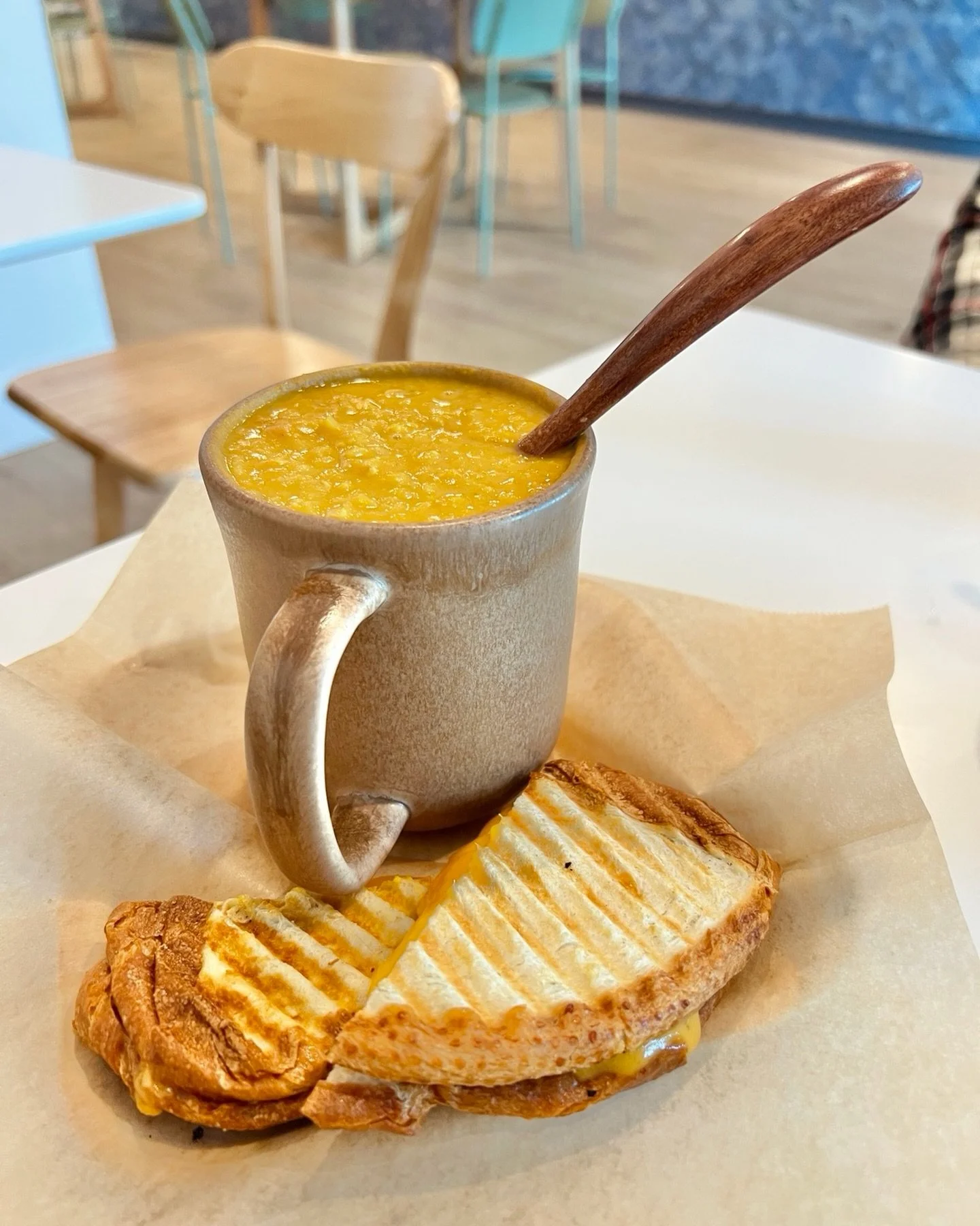 the emotional support soup &amp; grilled cheese you actually deserve. 🫰🏼