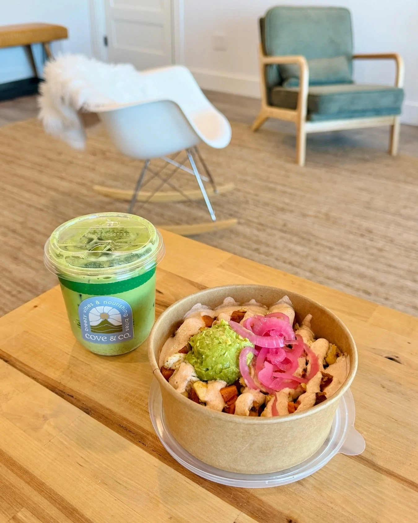 the cutest lunch served with extra love 💗