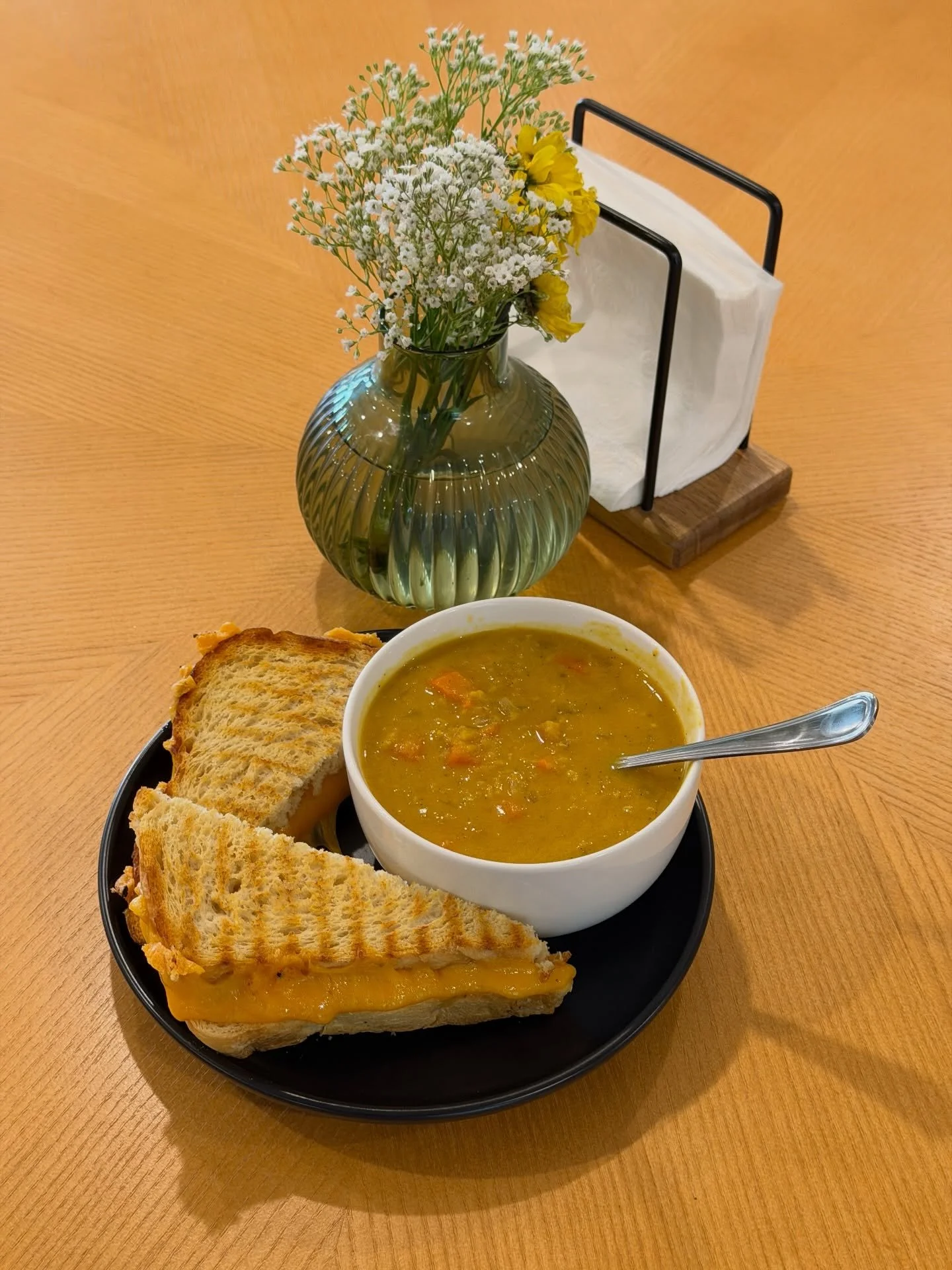 grilled cheese &amp; red curry lentil soup. a combo that never misses. 🥲