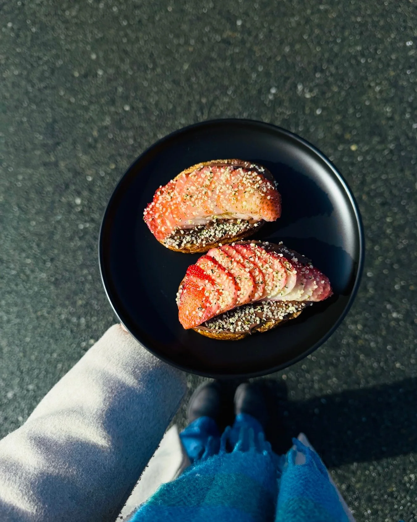 strawberry nutella toast >