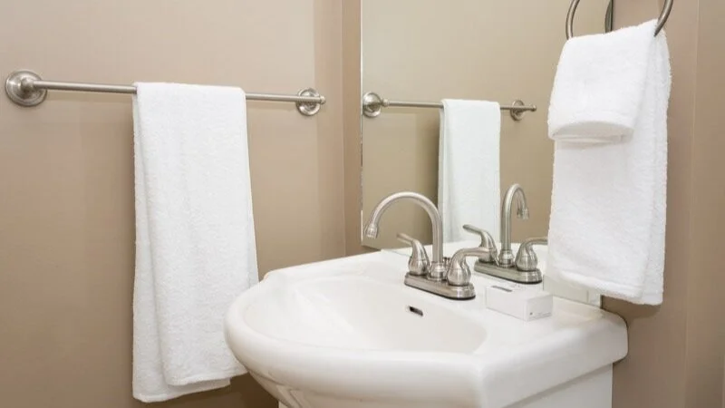 702+-+730+Kuldo+Blvd%2C+Kitimat+-+Sink+and+Vanity.jpg