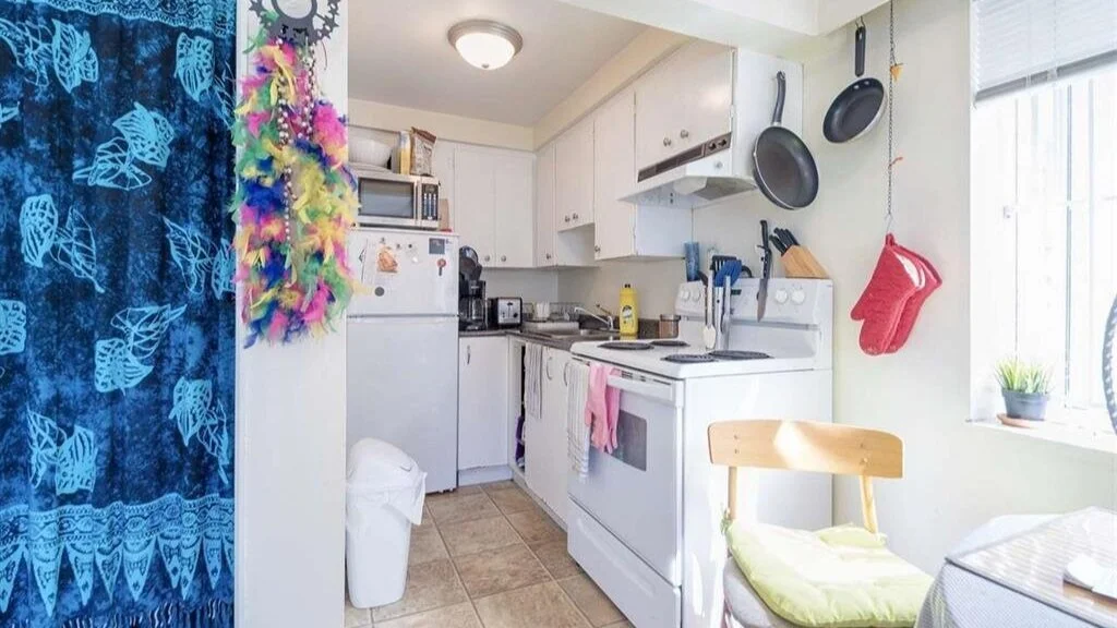 1923+Parker+St%2C+Vancouver+-+Kitchen+1.jpg