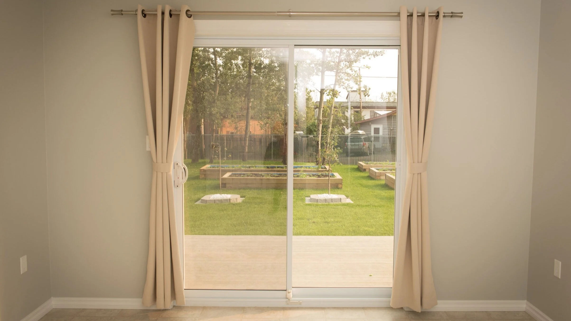 174+2nd+Ave_+Fort+St+James+-+Patio+Doors.jpg